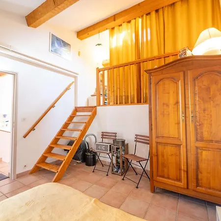 Maison Climatisee Pour 5 Personnes , Au Clame , Jardin Arbore Proche Commerces فيلة *