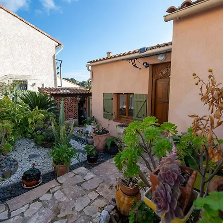 Maison Climatisee Pour 5 Personnes , Au Clame , Jardin Arbore Proche Commerces Villa Bormes-les-Mimosas