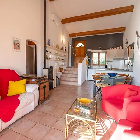Maison Climatisee Pour 5 Personnes , Au Clame , Jardin Arbore Proche Commerces فيلة *